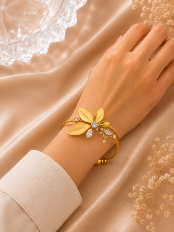 FLORAL PETAL BANGLE