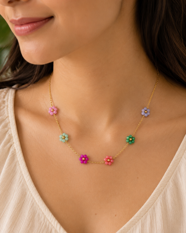 PASTEL BLOOM NECKLACE
