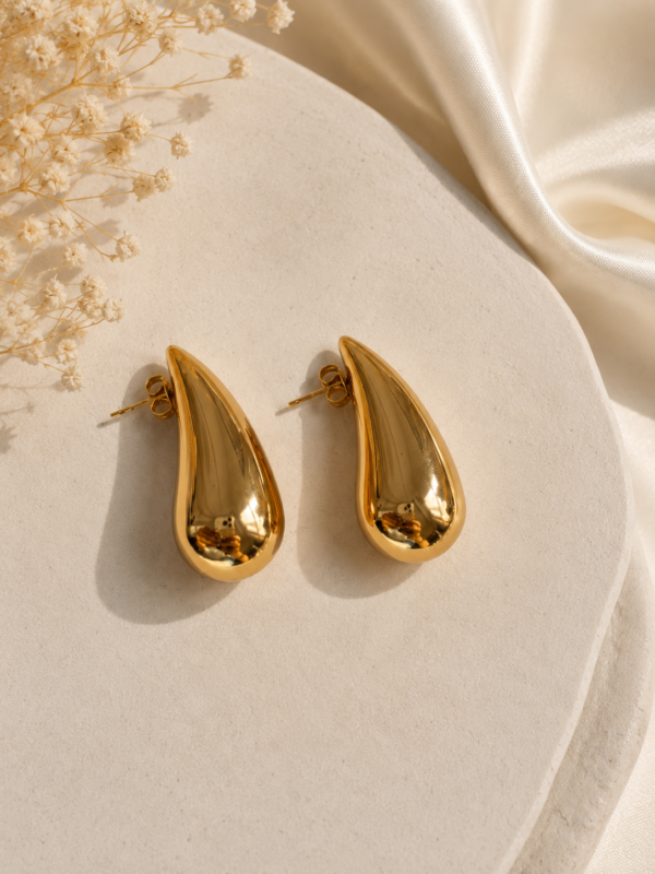 TEARDROP STUDS