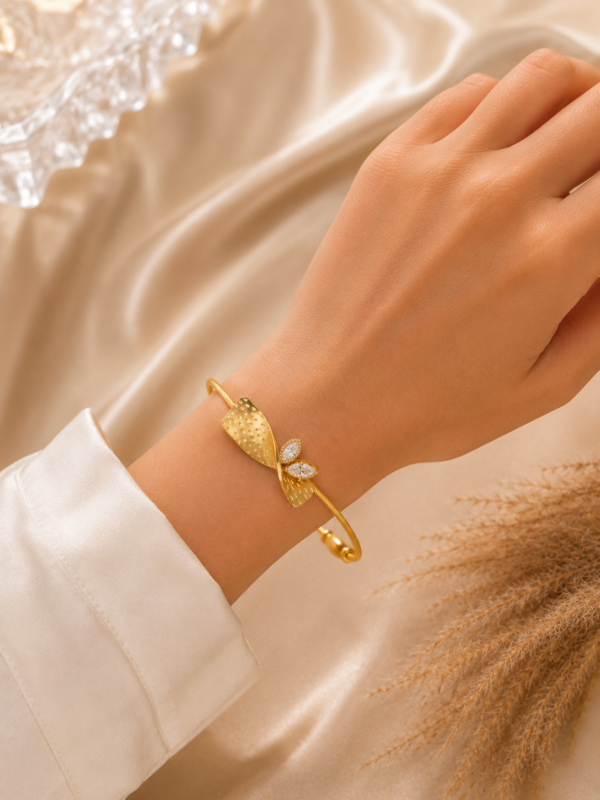 GOLDEN LEAF BANGLE