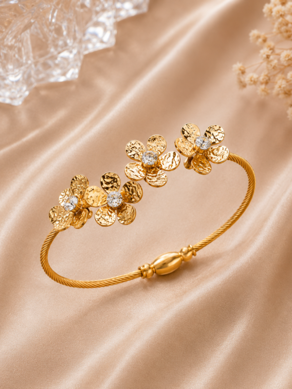 GOLDEN DAISY BANGLE