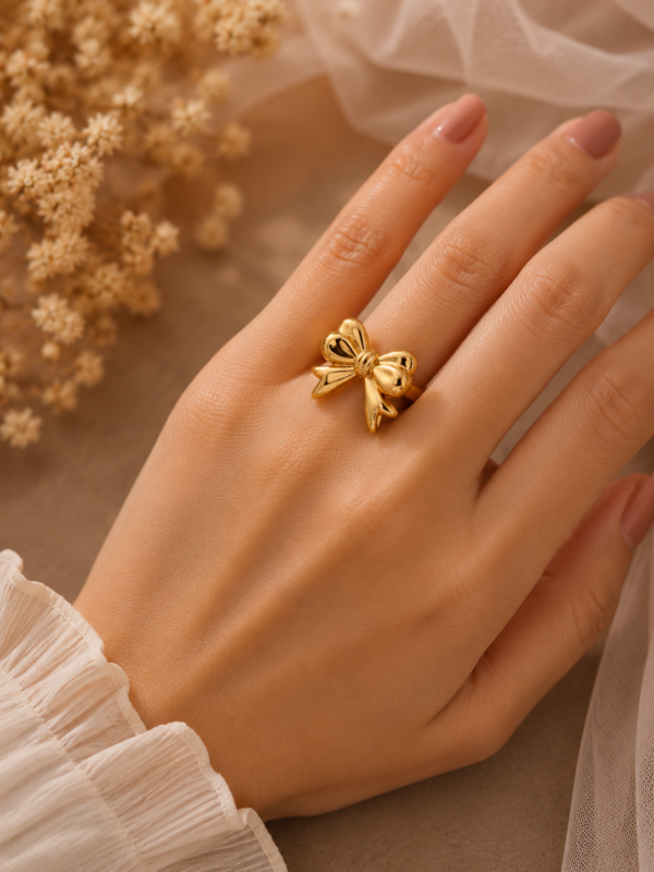 GOLDEN BOW RING
