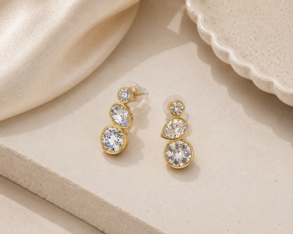 CRYSTAL DROP GLOW EARINGS