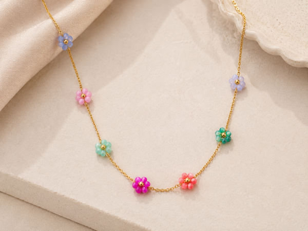 PASTEL BLOOM NECKLACE