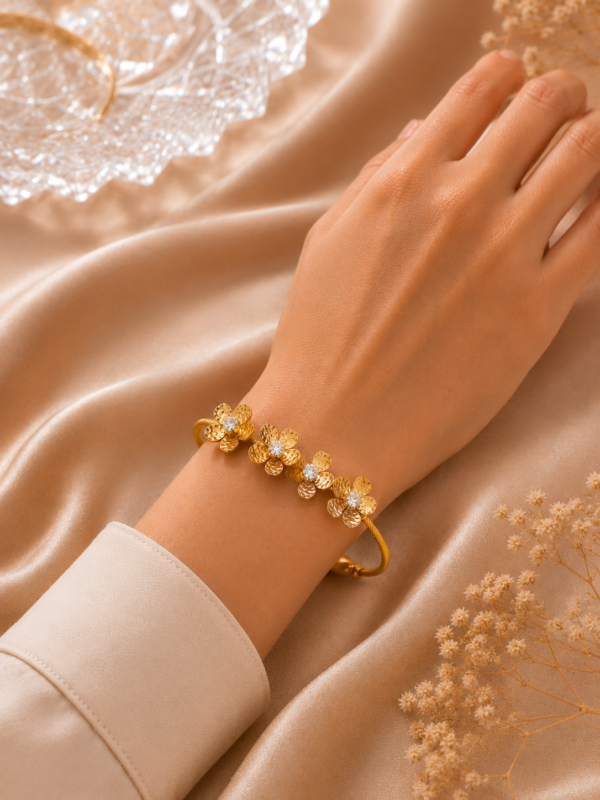 GOLDEN DAISY BANGLE