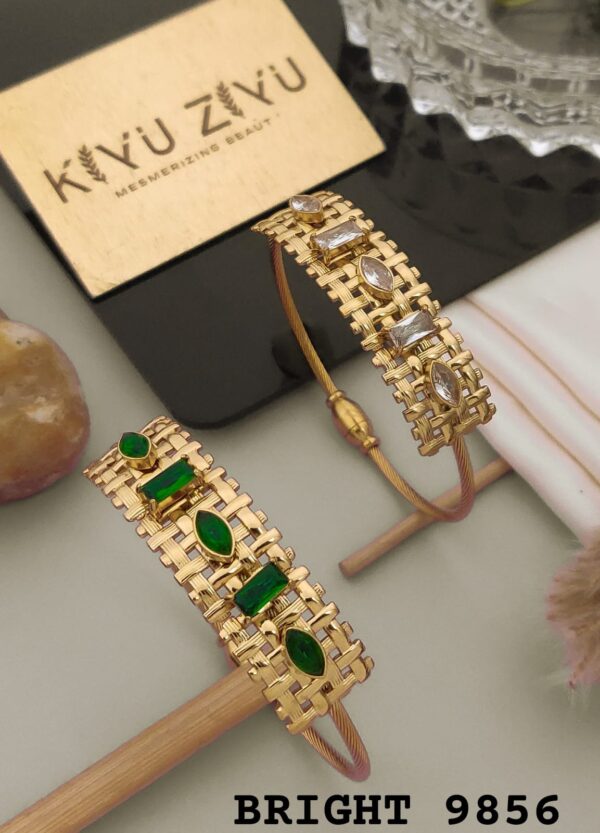 CELESTE CRYSTAL BANGLE