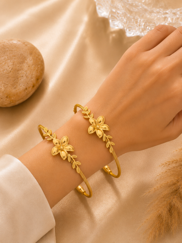 FLORAL GRACE BANGLE