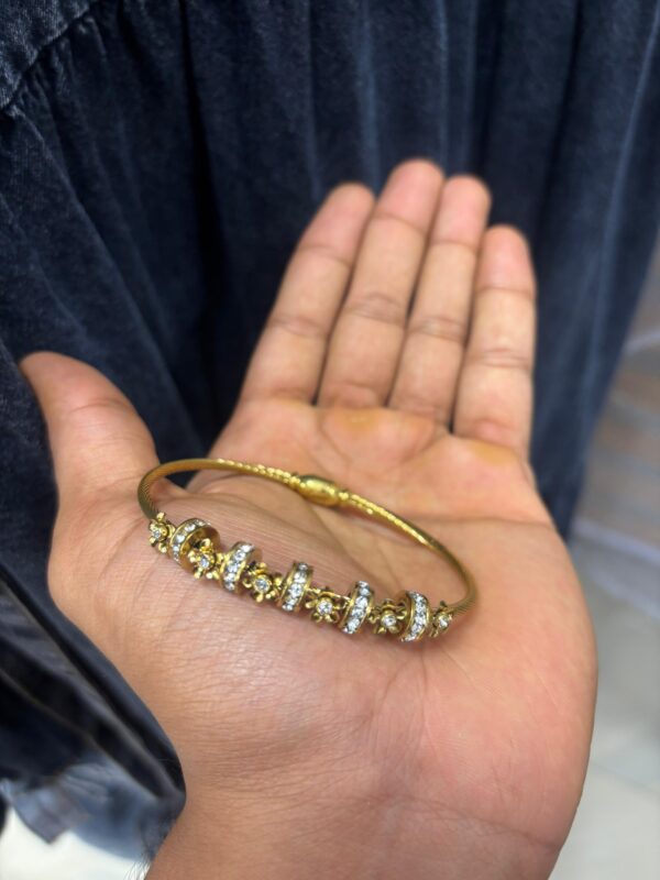 AURORA SPARK BANGLE
