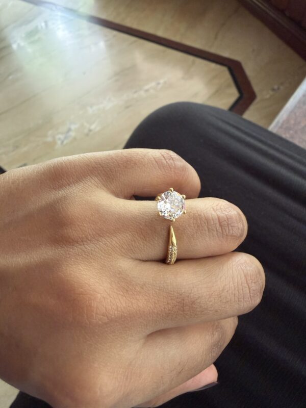 ETERNA SOLITAIRE RING