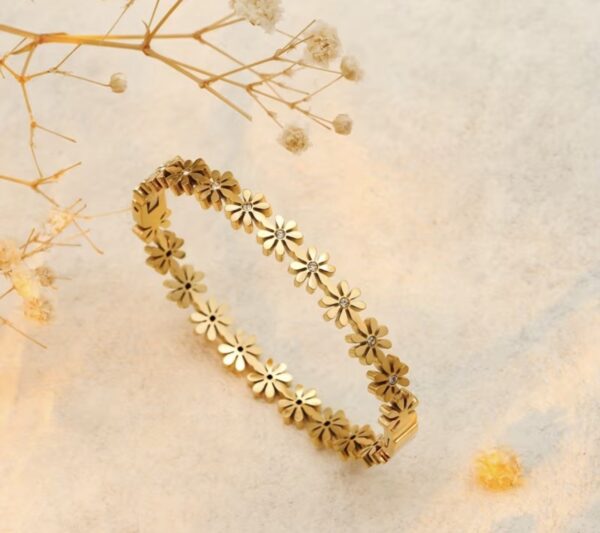 DAISY BLOOM BANGLE
