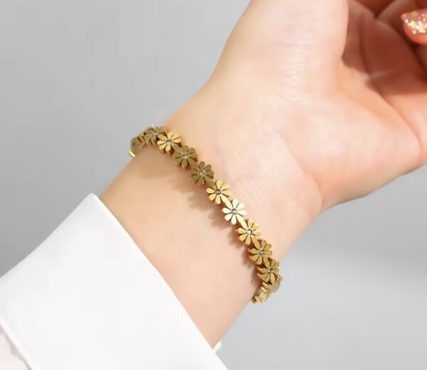 DAISY BLOOM BANGLE
