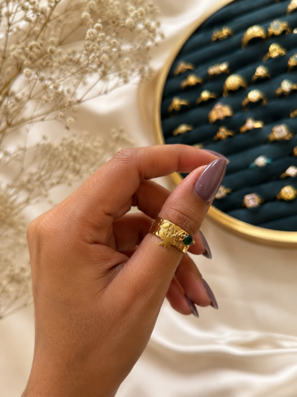 EMERALD BLOOM RING
